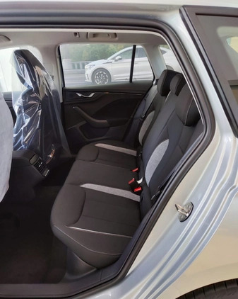 Skoda Kamiq cena 119950 przebieg: 10, rok produkcji 2024 z Żabno małe 29